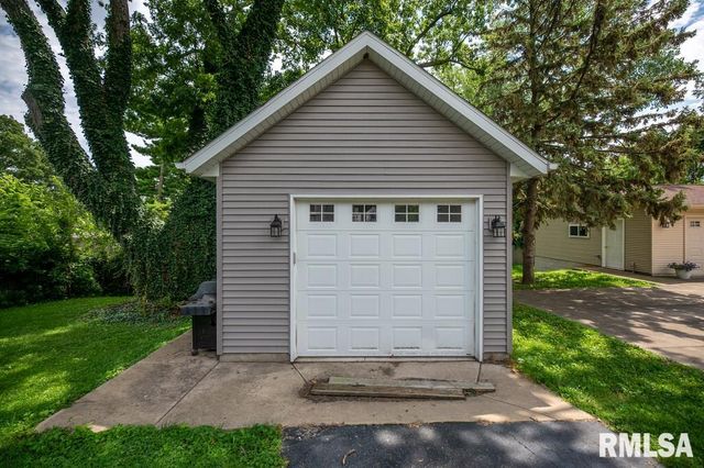 122 E CHERRY RIDGE Lane, Peoria, IL 61614