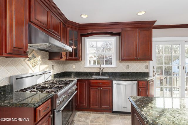 18 Rutgers Drive, Howell, NJ 07731