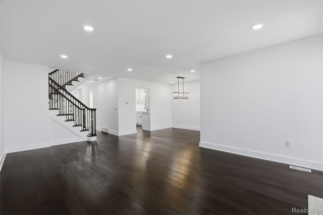 1135 Ivyglen Circle, Bloomfield Hills, MI 48304