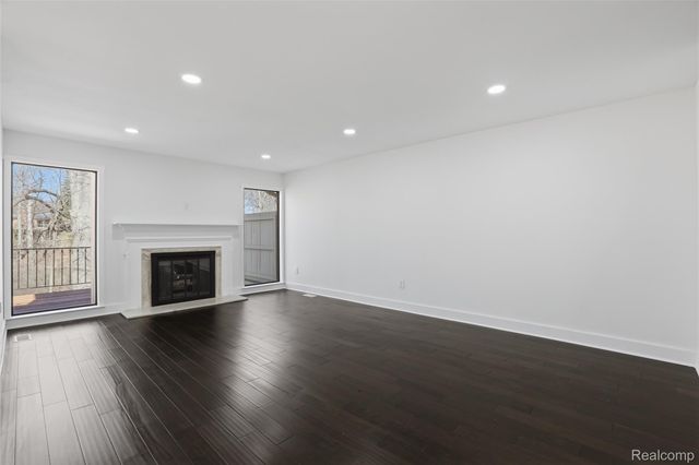 1135 Ivyglen Circle, Bloomfield Hills, MI 48304