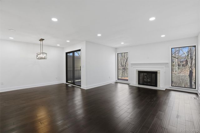 1135 Ivyglen Circle, Bloomfield Hills, MI 48304