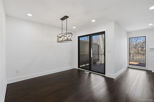 1135 Ivyglen Circle, Bloomfield Hills, MI 48304