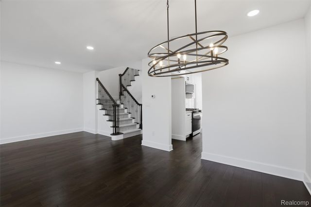 1135 Ivyglen Circle, Bloomfield Hills, MI 48304