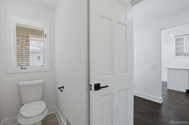 1135 Ivyglen Circle, Bloomfield Hills, MI 48304