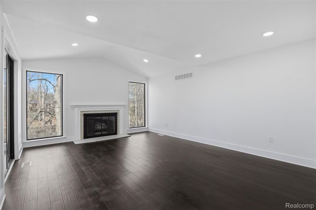 1135 Ivyglen Circle, Bloomfield Hills, MI 48304