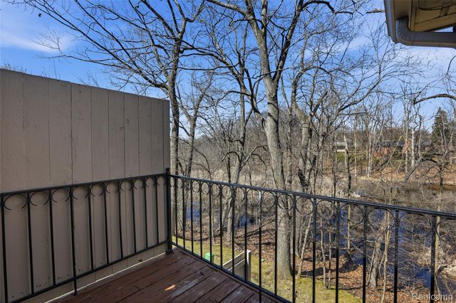 1135 Ivyglen Circle, Bloomfield Hills, MI 48304