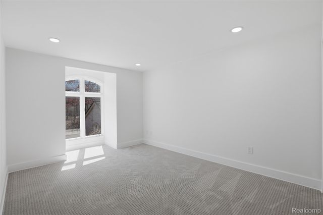 1135 Ivyglen Circle, Bloomfield Hills, MI 48304