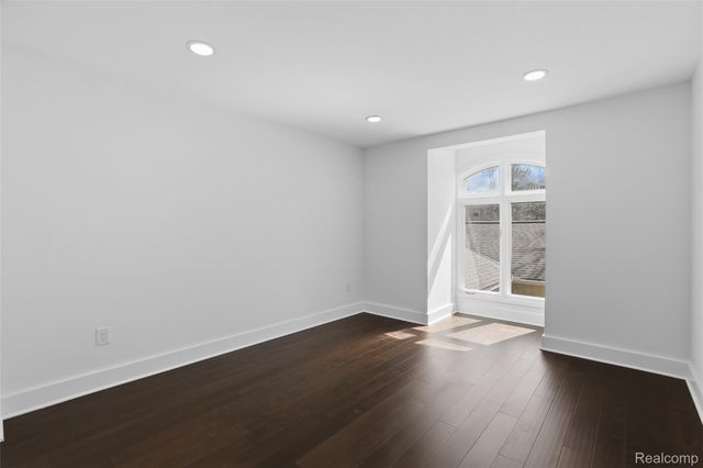 1135 Ivyglen Circle, Bloomfield Hills, MI 48304