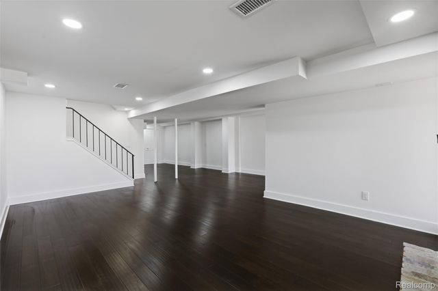 1135 Ivyglen Circle, Bloomfield Hills, MI 48304