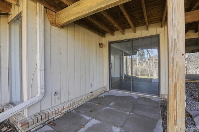 1135 Ivyglen Circle, Bloomfield Hills, MI 48304