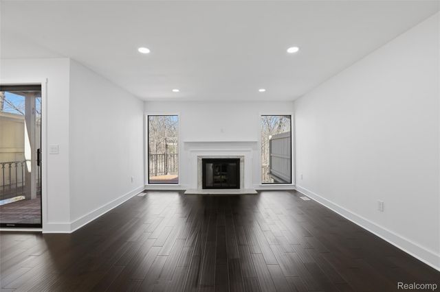 1135 Ivyglen Circle, Bloomfield Hills, MI 48304