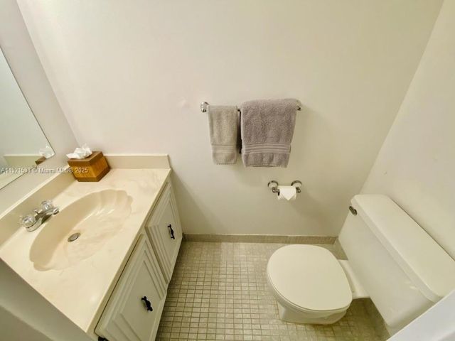 800 Parkview Dr 726, Hallandale Beach, FL 33009