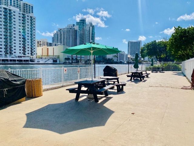 800 Parkview Dr 726, Hallandale Beach, FL 33009