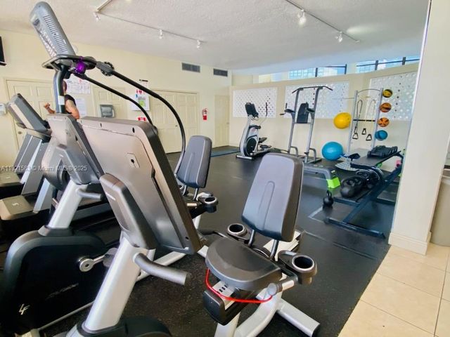 800 Parkview Dr 726, Hallandale Beach, FL 33009