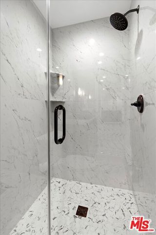 622 S Barrington Avenue 206, Los Angeles, CA 90049