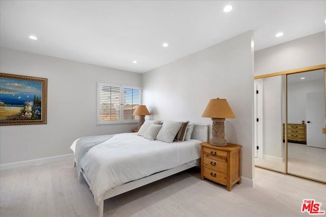 622 S Barrington Avenue 206, Los Angeles, CA 90049