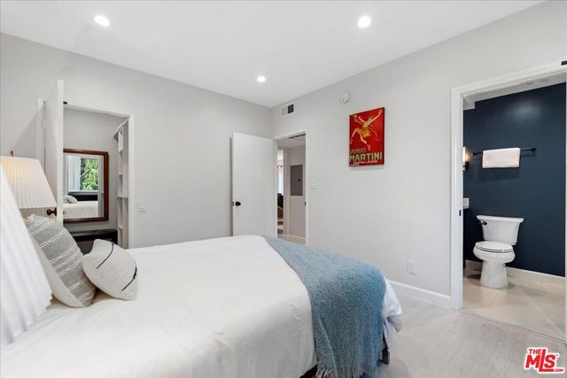 622 S Barrington Avenue 206, Los Angeles, CA 90049