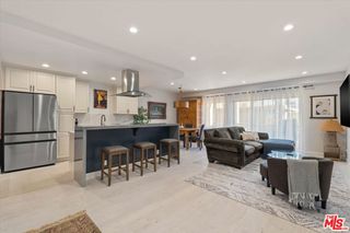 622 S Barrington Avenue 206, Los Angeles, CA 90049