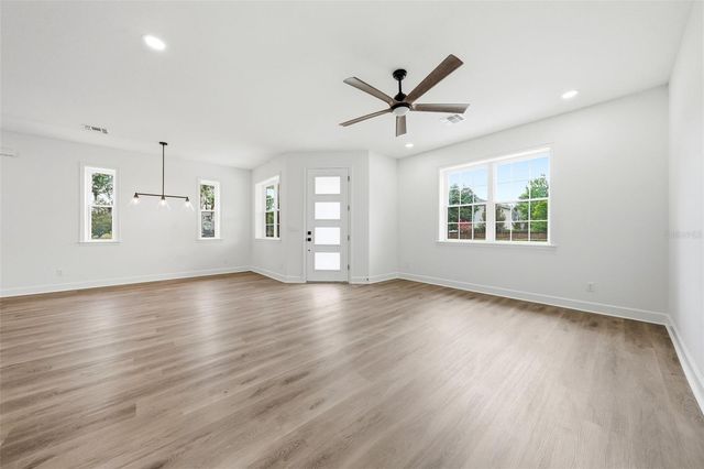 1020 FARMSTEAD STREET, Eustis, FL 32736