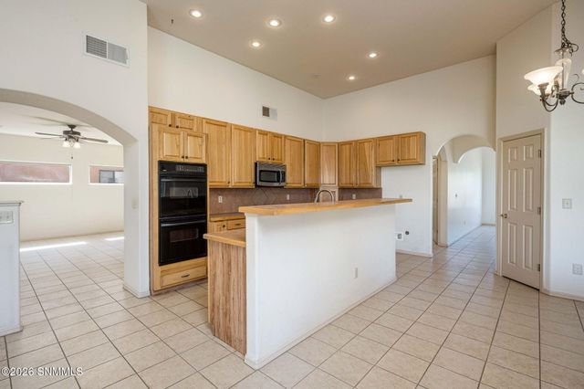 759 Stone Canyon Drive, Las Cruces, NM 88011