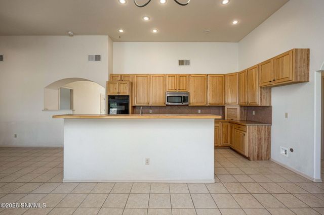 759 Stone Canyon Drive, Las Cruces, NM 88011