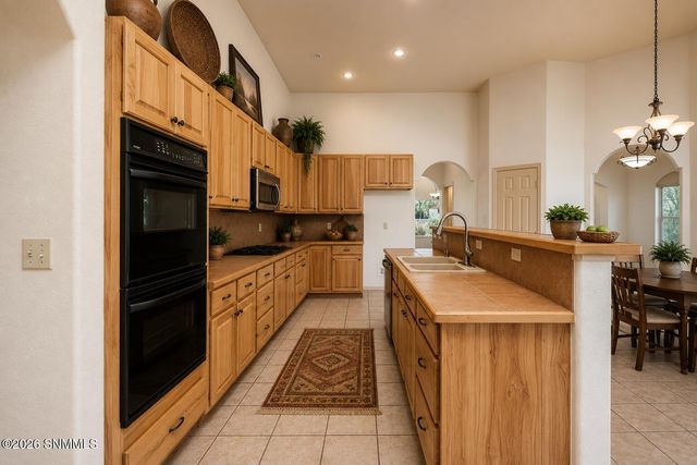 759 Stone Canyon Drive, Las Cruces, NM 88011