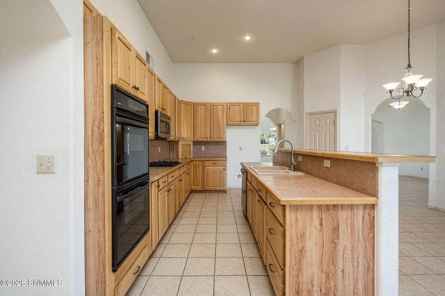 759 Stone Canyon Drive, Las Cruces, NM 88011