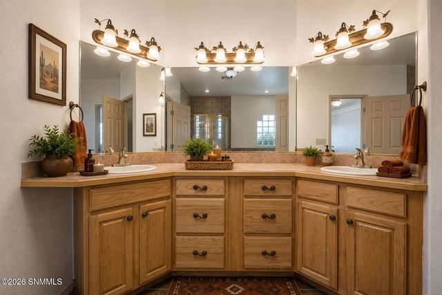 759 Stone Canyon Drive, Las Cruces, NM 88011