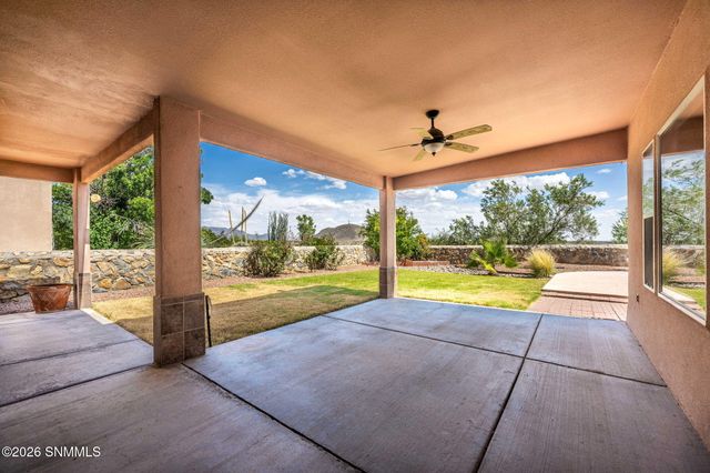 759 Stone Canyon Drive, Las Cruces, NM 88011