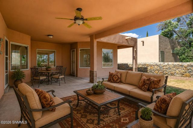 759 Stone Canyon Drive, Las Cruces, NM 88011