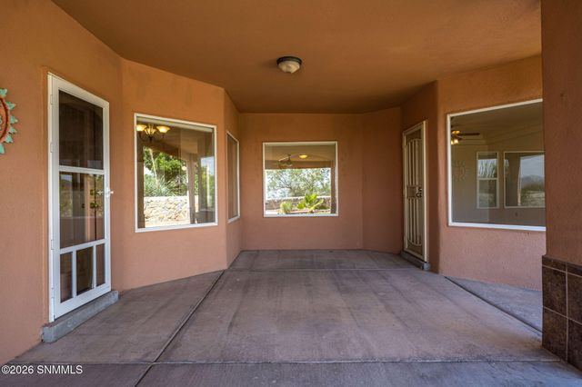 759 Stone Canyon Drive, Las Cruces, NM 88011