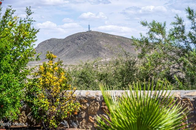 759 Stone Canyon Drive, Las Cruces, NM 88011