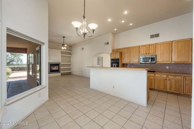 759 Stone Canyon Drive, Las Cruces, NM 88011