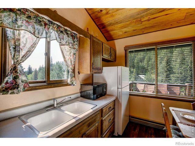1142 Streamside Drive, Glen Haven, CO 80532