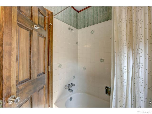 1142 Streamside Drive, Glen Haven, CO 80532