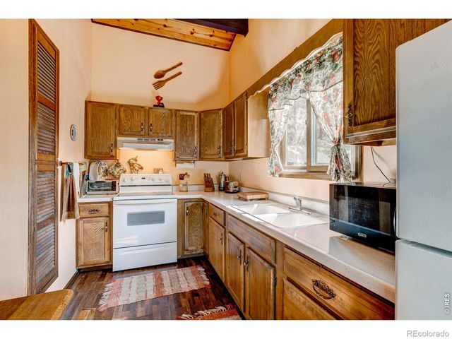 1142 Streamside Drive, Glen Haven, CO 80532