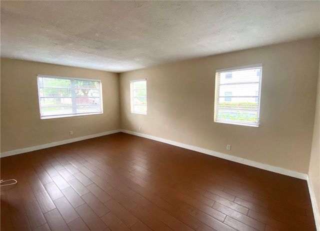 2591 NE 55 Court 105, Fort Lauderdale, FL 33308