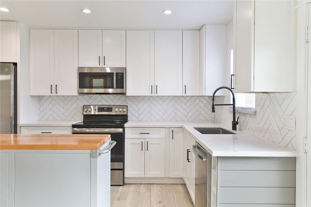 9511 Fondren Road, Houston, TX 77074