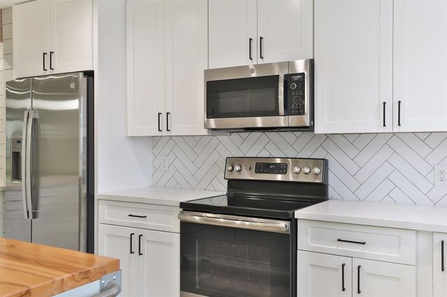 9511 Fondren Road, Houston, TX 77074