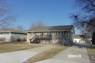 120 W Herron Court, Watseka, IL 60970
