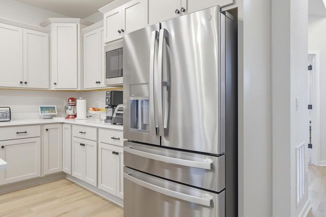 N56W24051 Daisy COURT, Sussex, WI 53089