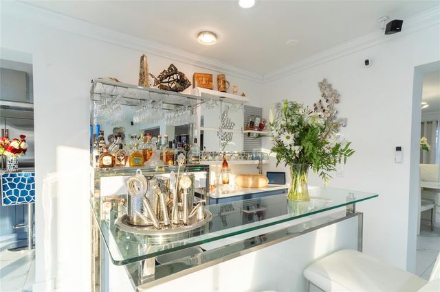 320 HARBOR PASSAGE, Clearwater Beach, FL 33767