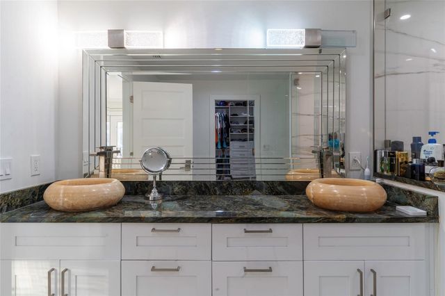 320 HARBOR PASSAGE, Clearwater Beach, FL 33767