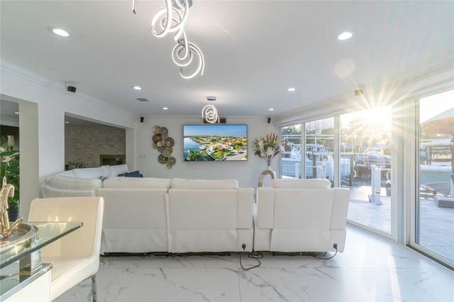 320 HARBOR PASSAGE, Clearwater Beach, FL 33767