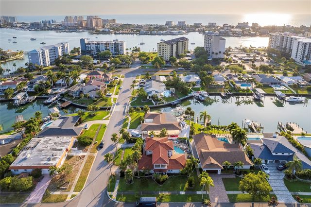 320 HARBOR PASSAGE, Clearwater Beach, FL 33767