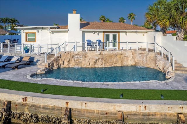 320 HARBOR PASSAGE, Clearwater Beach, FL 33767