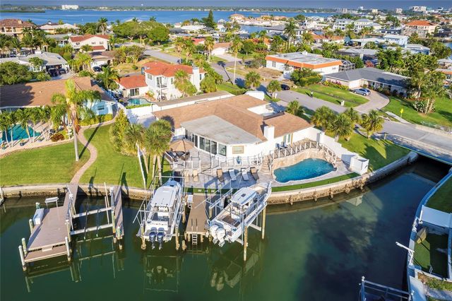 320 HARBOR PASSAGE, Clearwater Beach, FL 33767