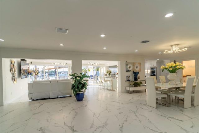 320 HARBOR PASSAGE, Clearwater Beach, FL 33767