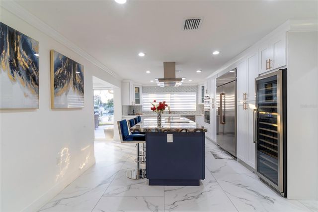 320 HARBOR PASSAGE, Clearwater Beach, FL 33767