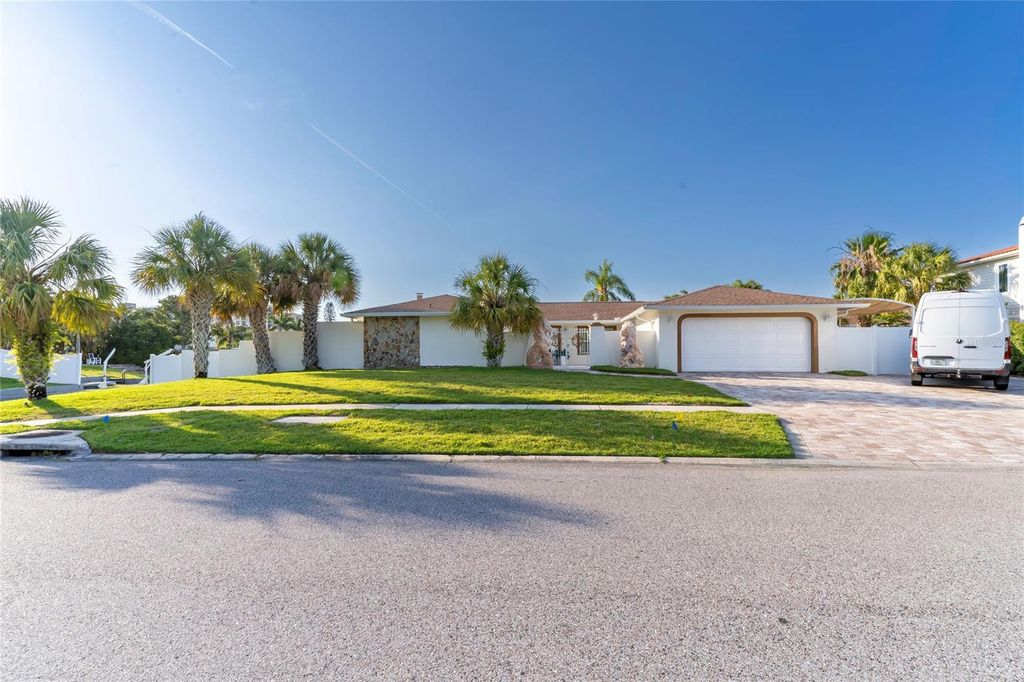 320 HARBOR PASSAGE, Clearwater Beach, FL 33767